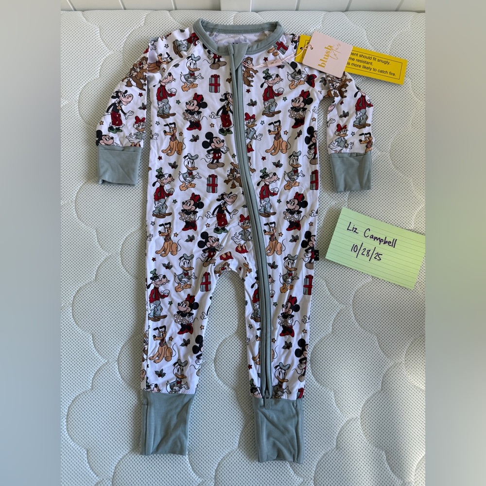 NEW Disney Blush Lotus Vintage Christmas 3-6 Month One Piece Pajamas